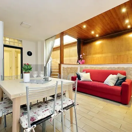 Vatican Flat Spacious Cozy With Court Apartment *
