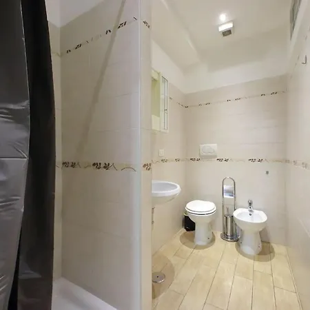 Vatican Flat Spacious Cozy With Court רומא