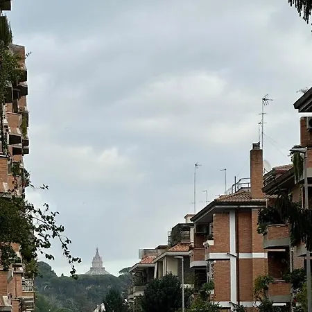 Vatican Flat Spacious Cozy With Court דירה *