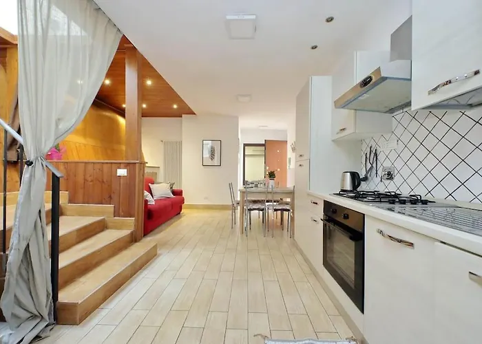 Vatican Flat Spacious Cozy With Court
